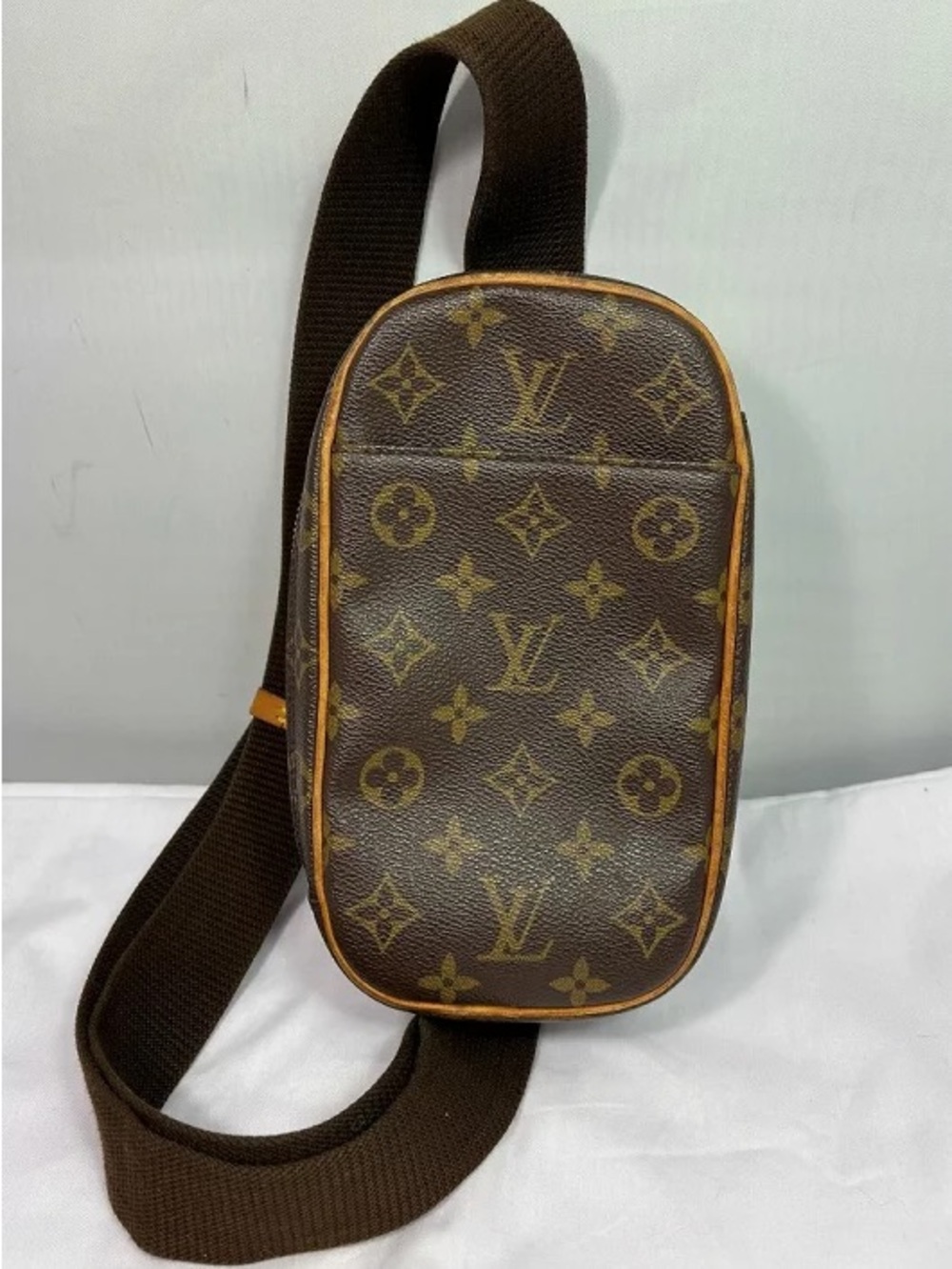 Authentic Louis Vuitton Pochette gange monogram mini belt sling bum bag - Picture 2 of 11